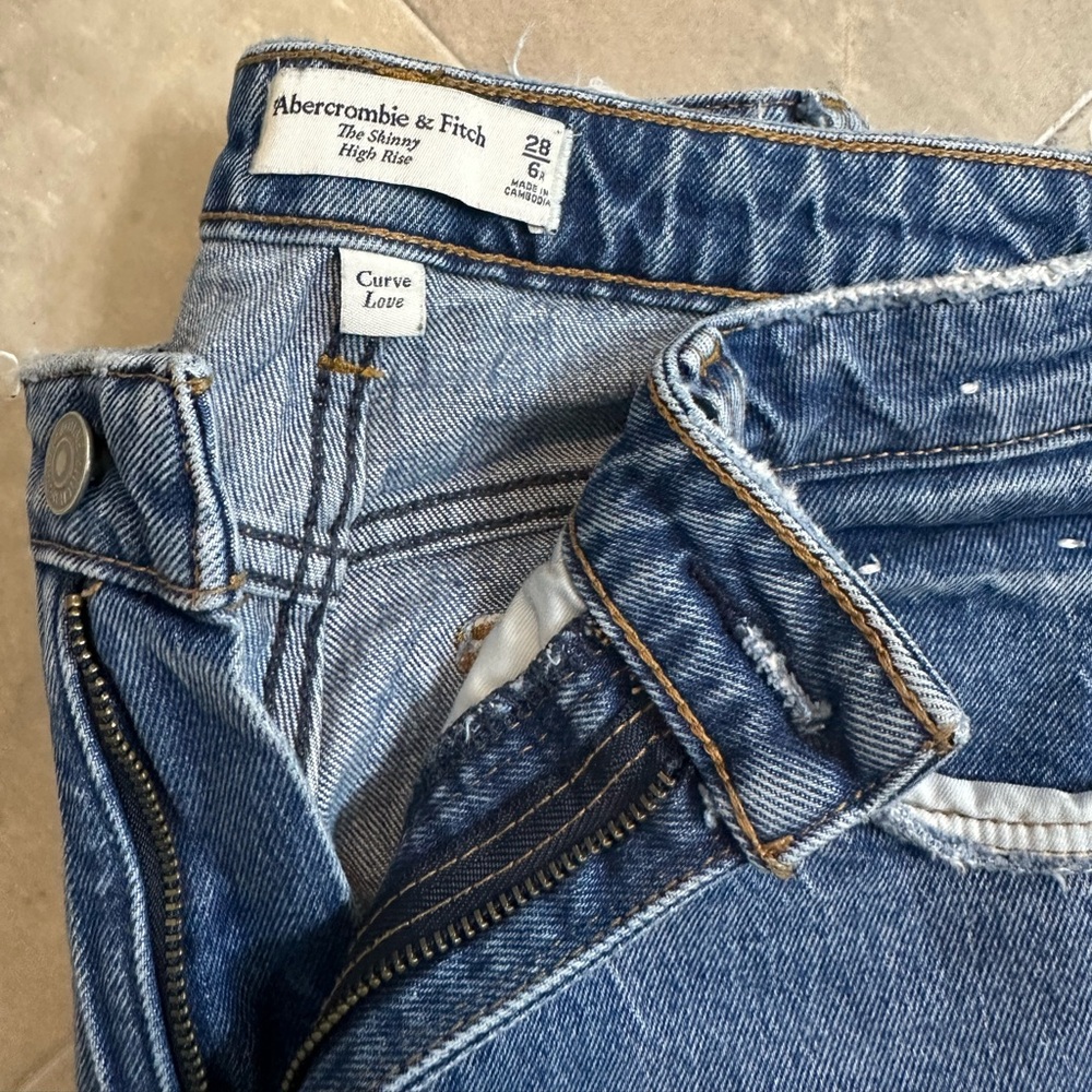 A&F curve love skinny high rise jeans